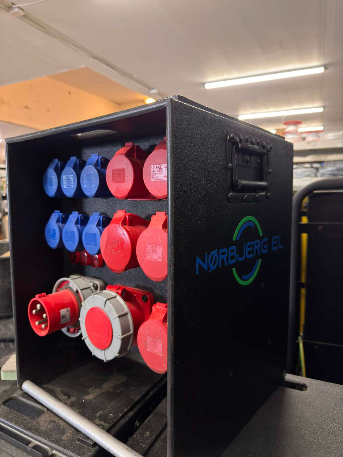 63A strømtavle CEE udtag og sikringsgrupper